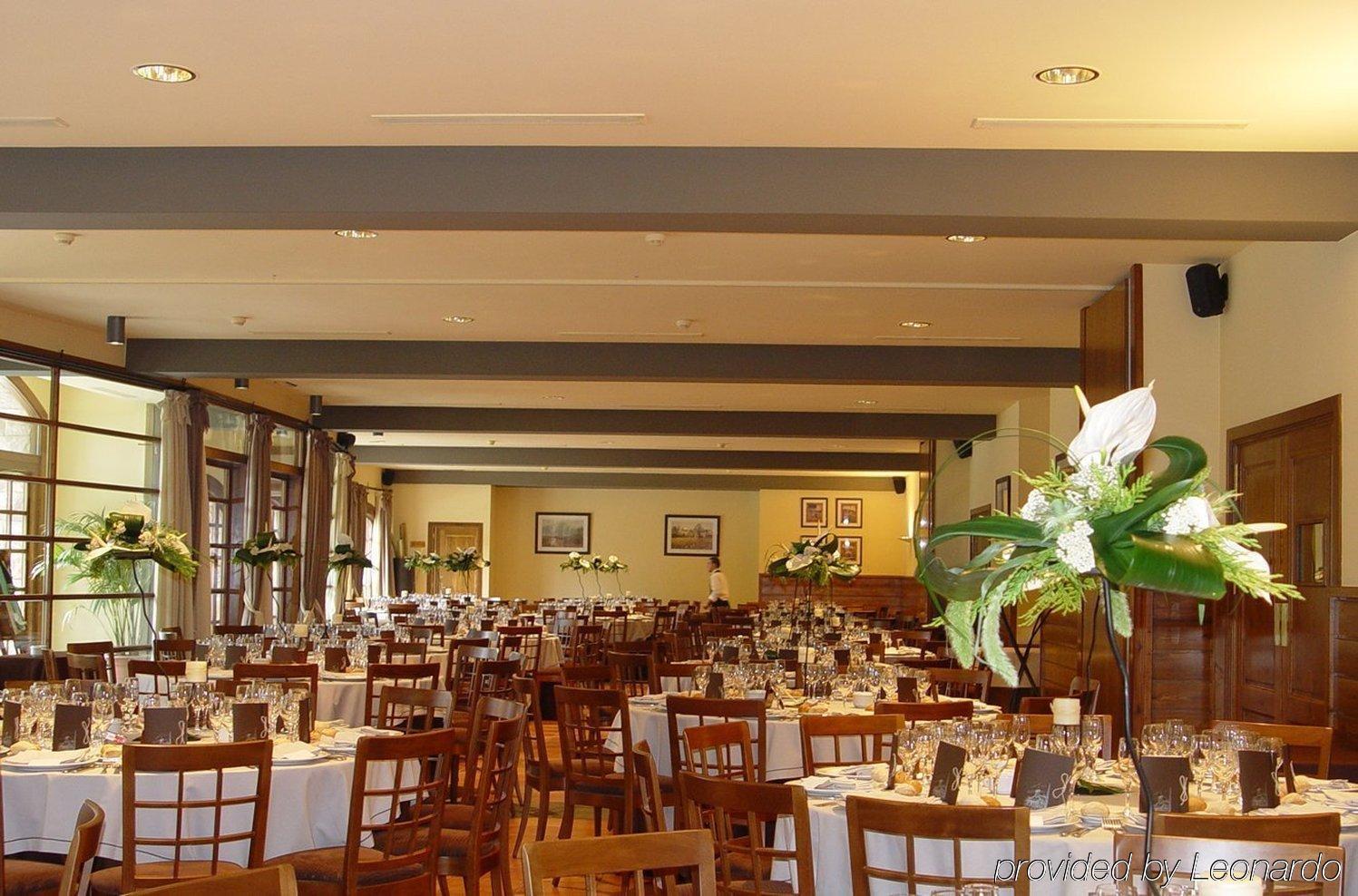 Husa Sant Bernat Montseny Restaurant bilde